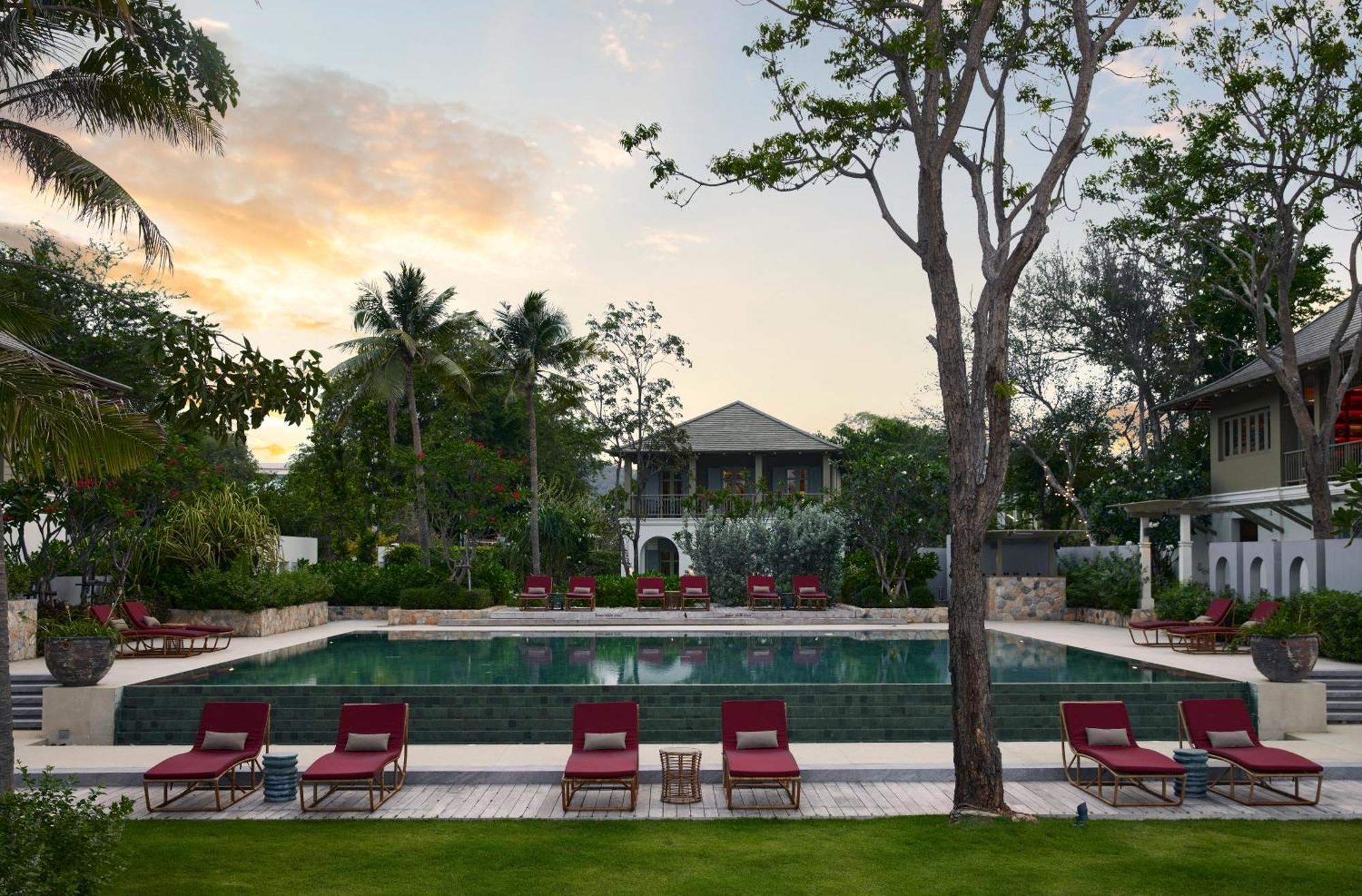 Charras Bhawan Hotel And Residences Hua Hin Exterior photo